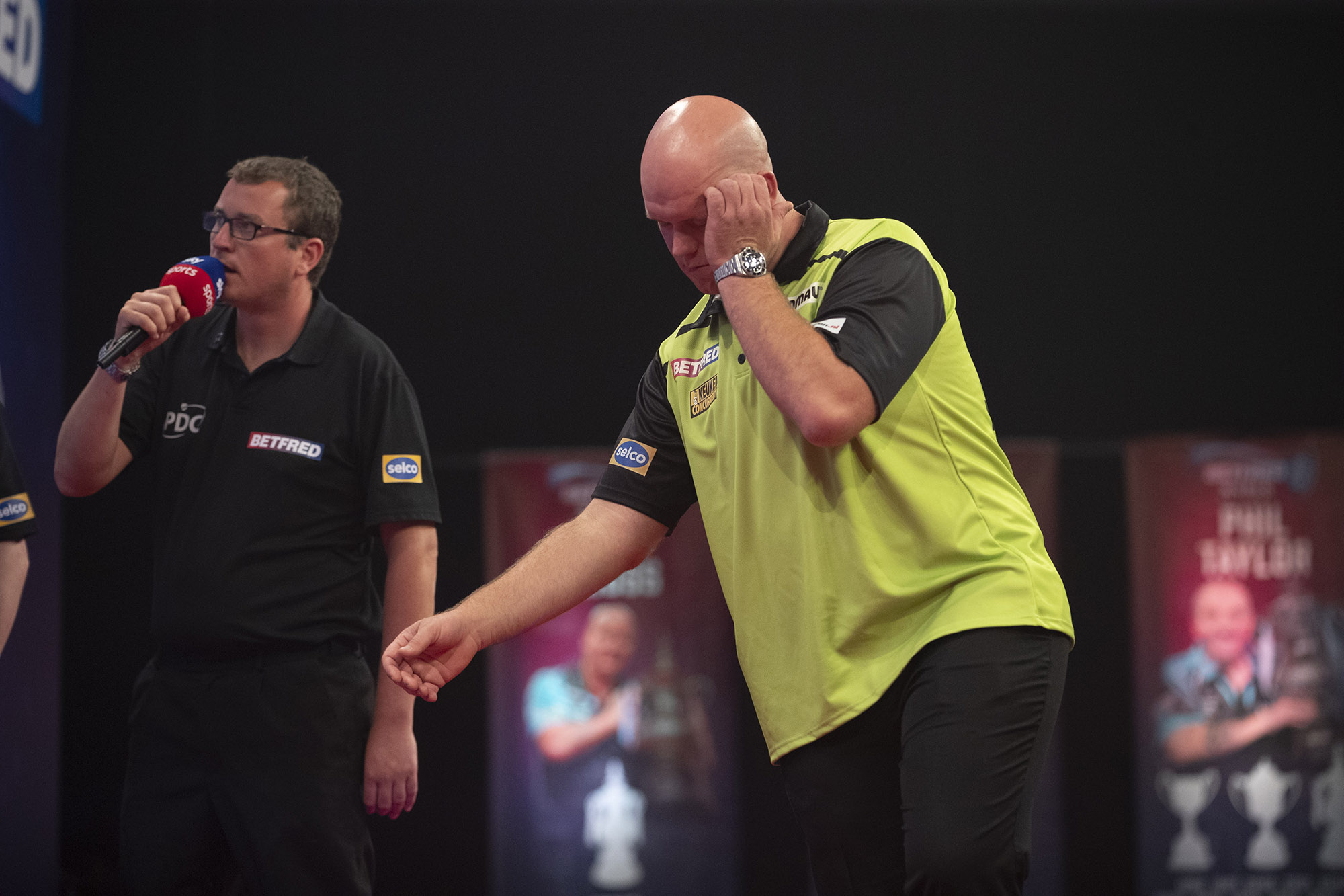 Van Gerwen Crashes Out Of World Matchplay On Night Four Pdc