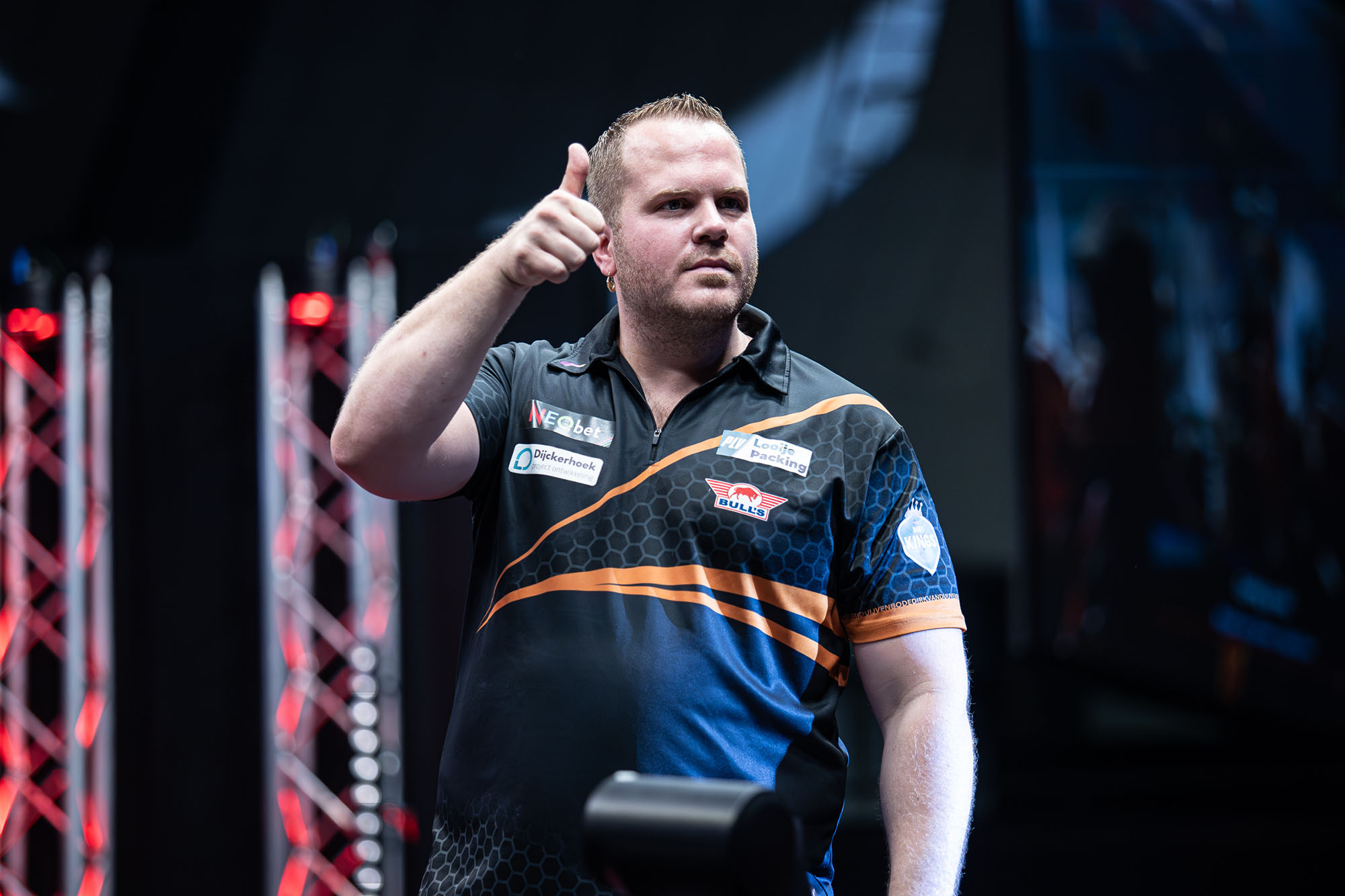 Van Duijvenbode & Van Barneveld stun Price & Humphries in Leverkusen | PDC