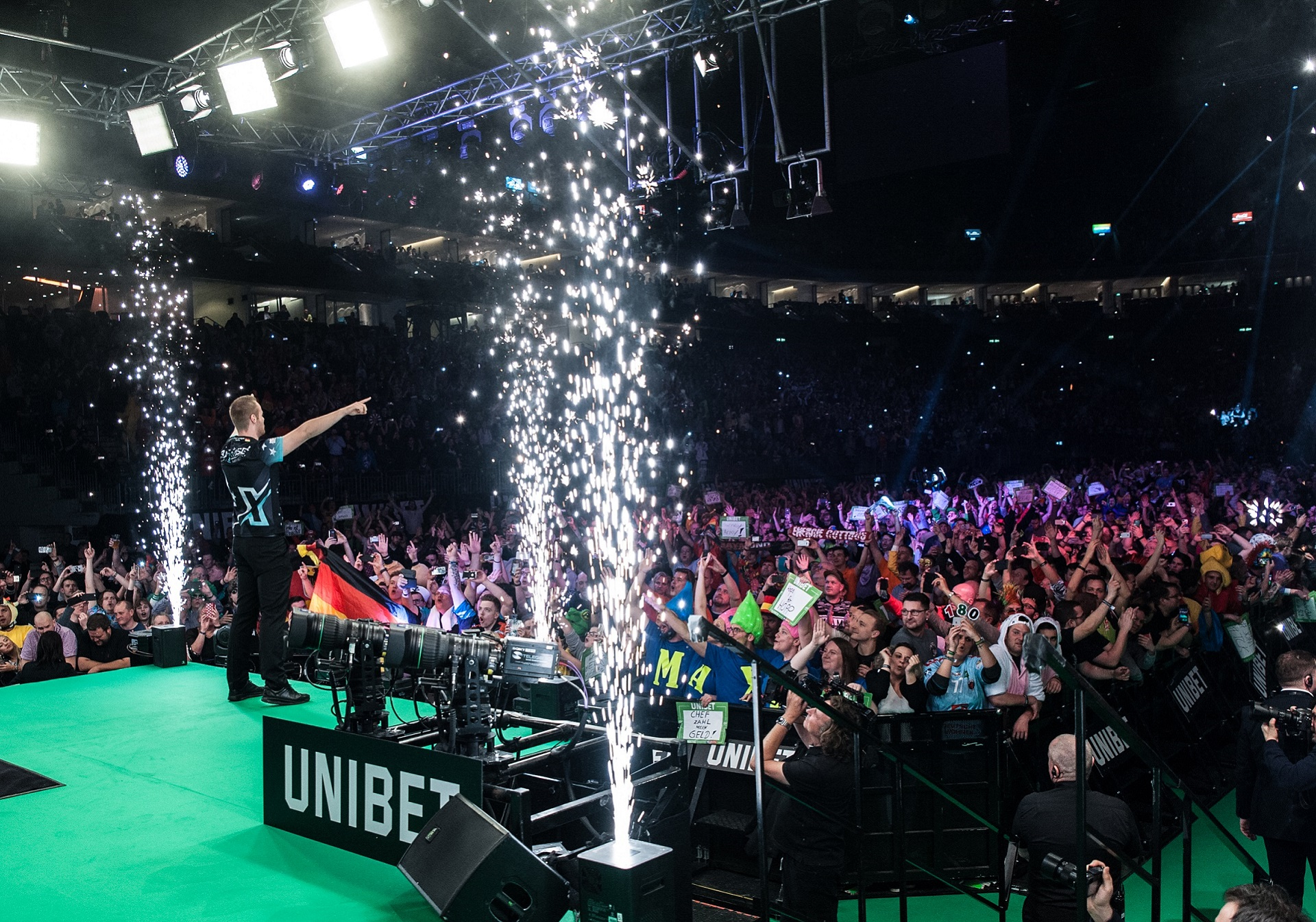 Max Hopp - 2019 Unibet Premier League Night Seven - Mercedes-Benz Arena, Berlin (Kelly Deckers, PDC)