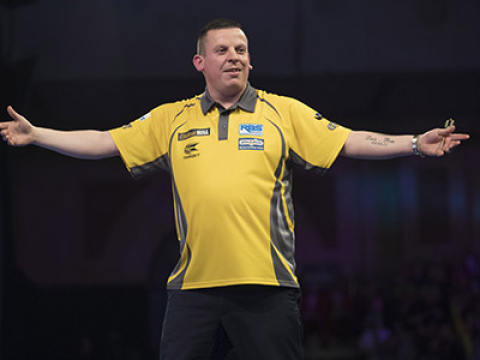 Dave Chisnall, Professional Darts Player - PDC